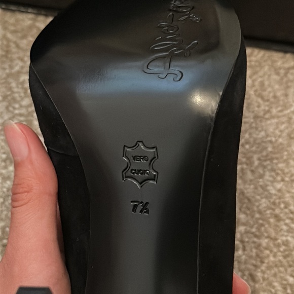 NWT Alice + Oliva sude heels - Picture 5 of 7